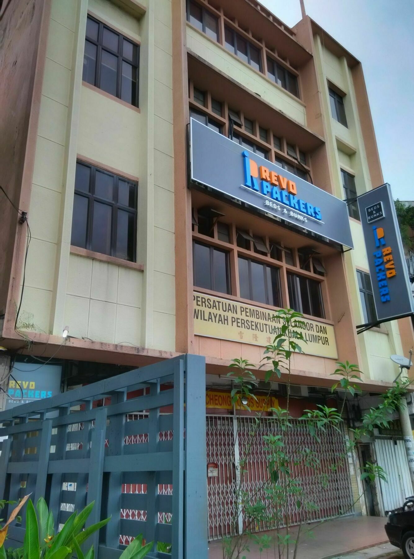 Hostel Revopackers Kuala Lumpur Exterior foto